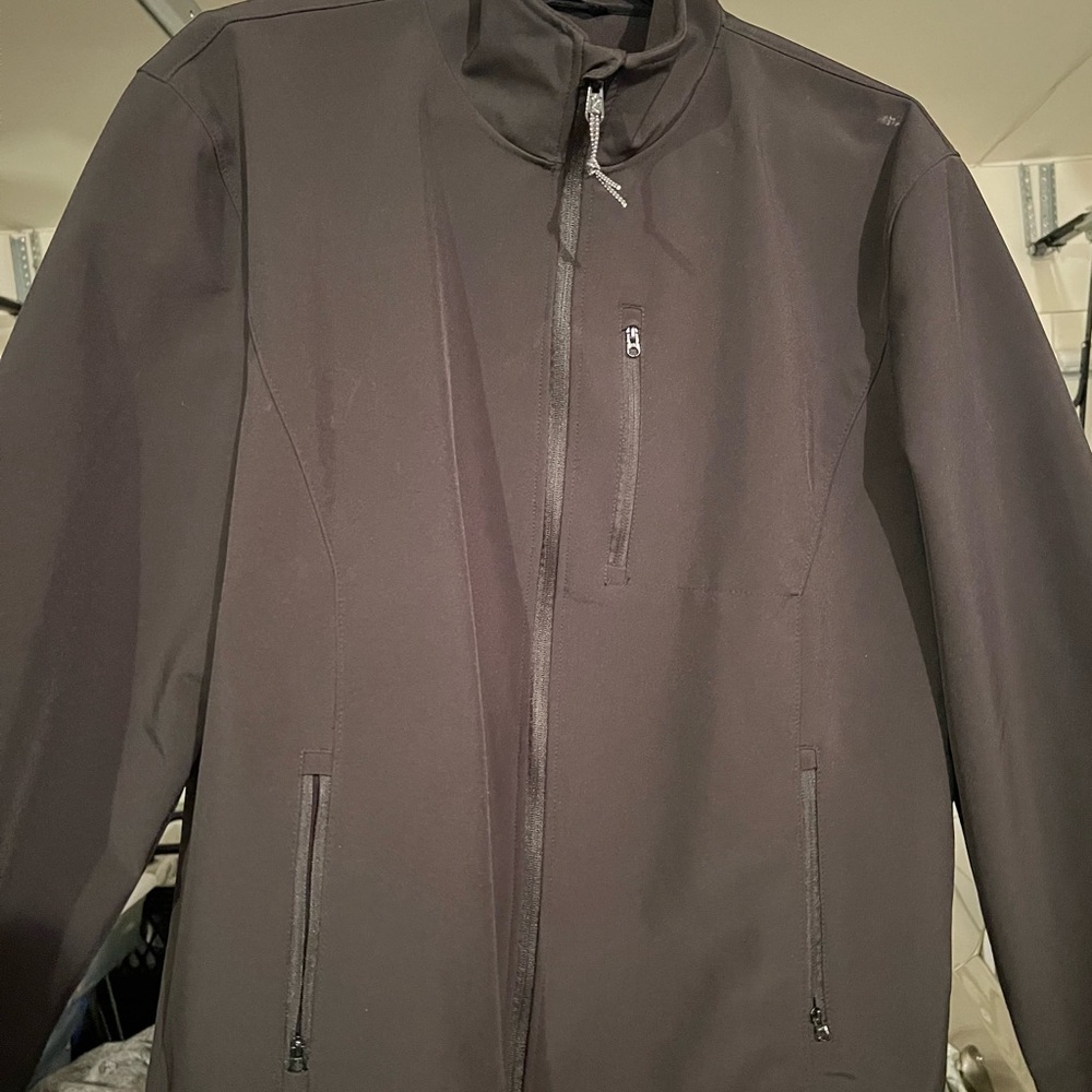 St John’s Bay Men’s Size XL Water Resistant Lightweight Softshell Black Jacket